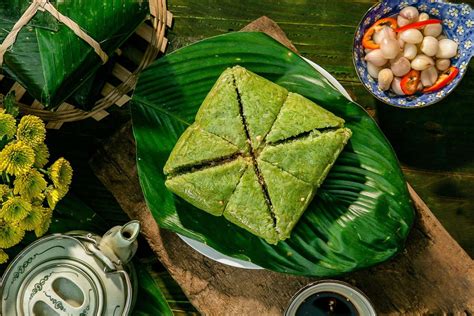 Bánh Chưng Bánh Giày: A Vietnamese Culinary Odyssey Through Folklore!